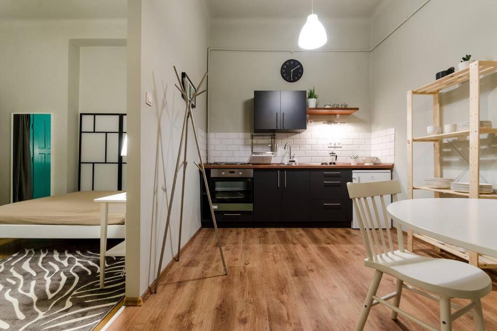 Cosy Apartment In Party District K30 Budapest Exterior photo